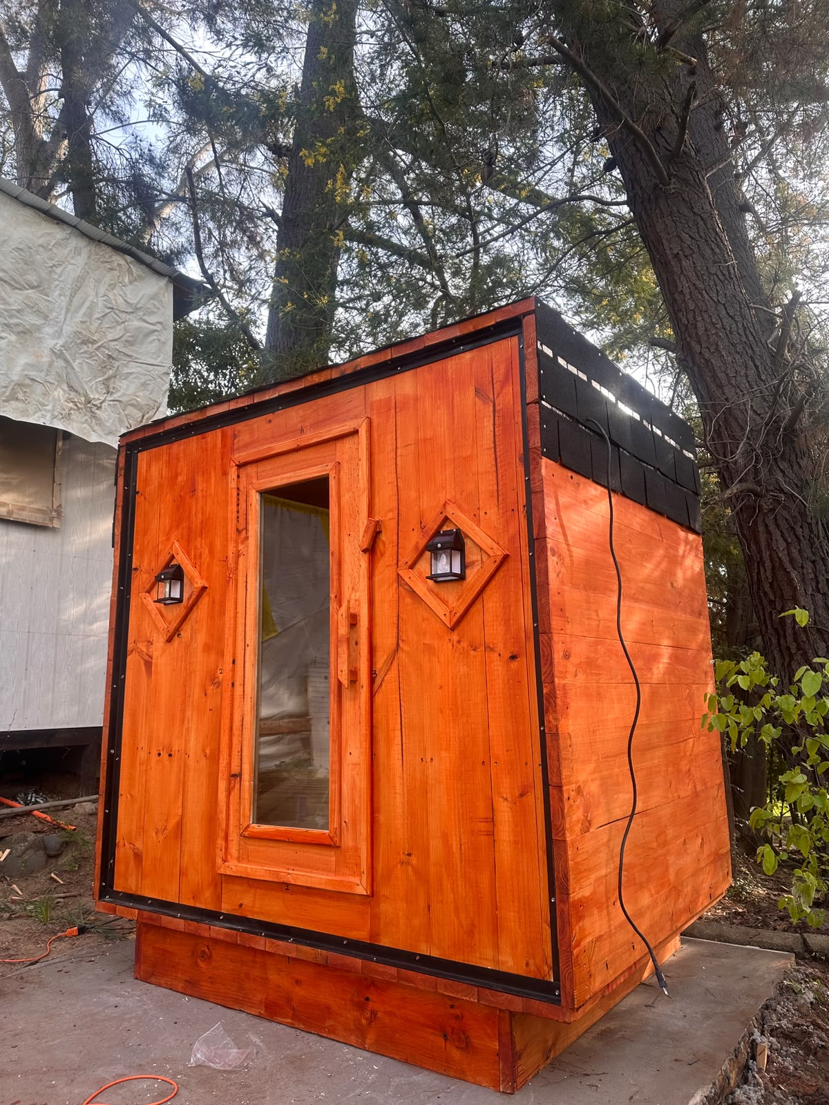 Sauna Cuadrado para 6 Personas con Doble Banca