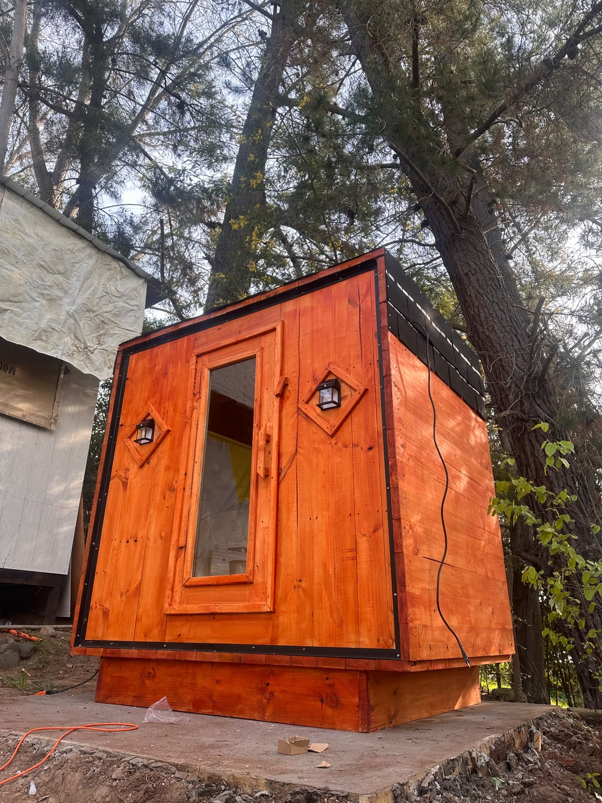 Sauna Cuadrado para 6 Personas con Doble Banca