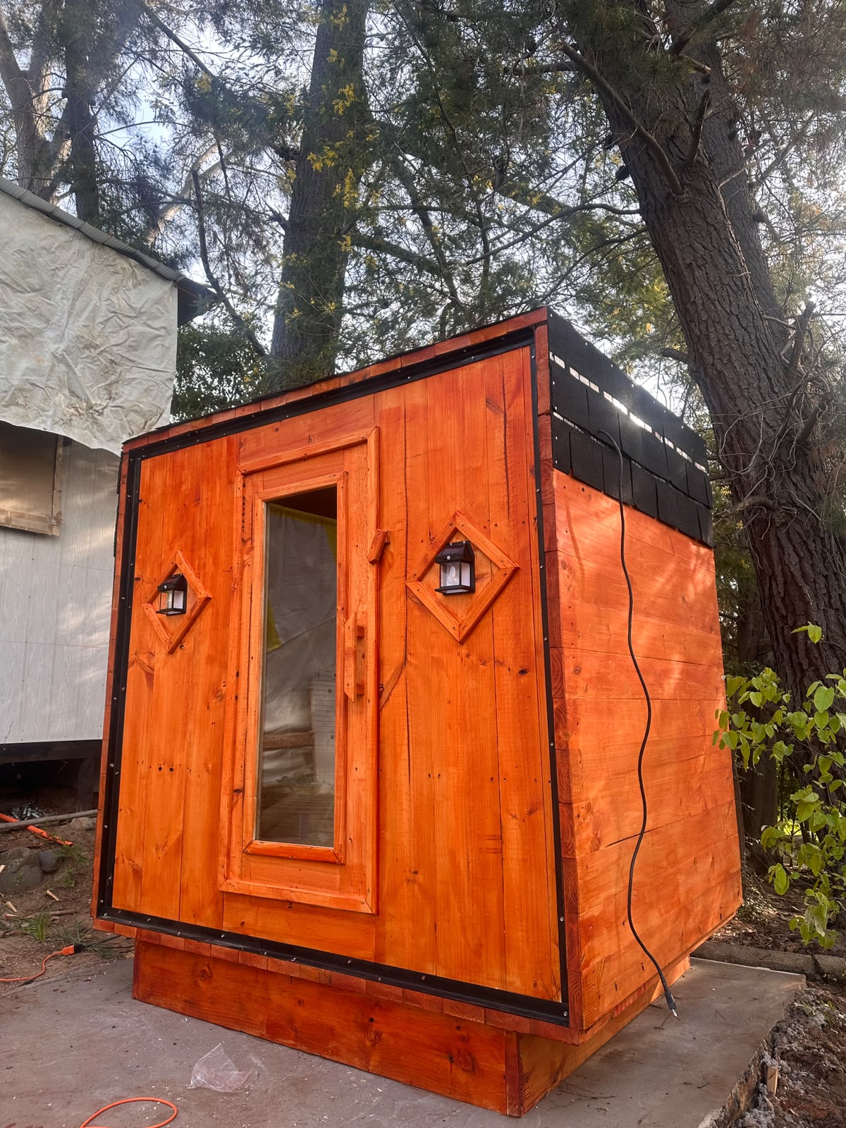 Sauna Cuadrado para 6 Personas con Doble Banca